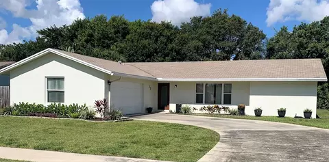 17 Chapel Ct, Tequesta, FL 33469