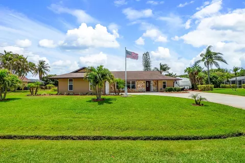 2072 SE Allamanda Dr, Port Saint Lucie, FL 34952