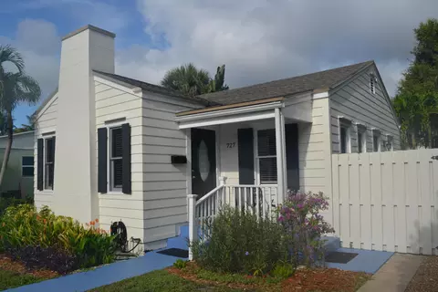 727 N Palmway, Lake Worth, FL 33460