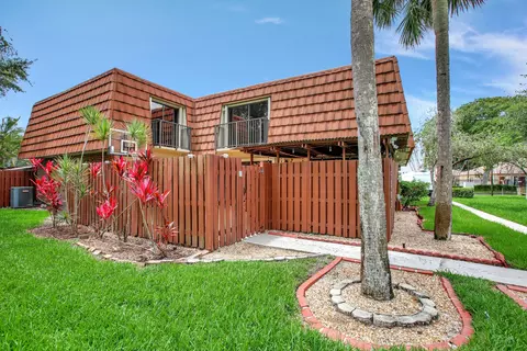 11865 SW 11th Ct, Davie, FL 33325