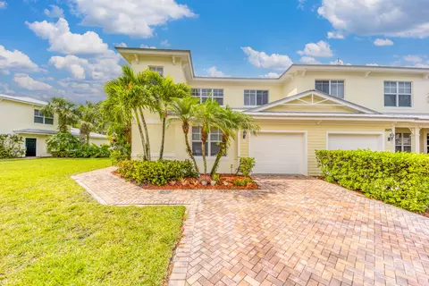 2601 Creekside Dr, Fort Pierce, FL 34981
