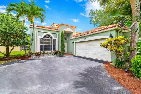 6820 NW 75 Pl, Parkland, FL 33067