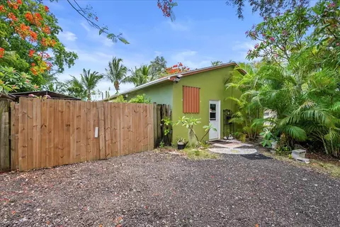 1402 S Seacrest, Boynton Beach, FL 33435