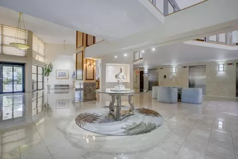 600 Parkview #819, Hallandale Beach, FL 33009
