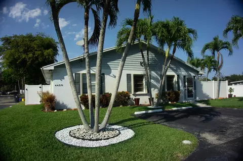 4450 Walden Cir, Lake Worth, FL 33463