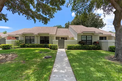 496 Hardwood Pl, Boca Raton, FL 33431
