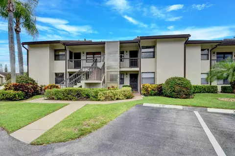 7641 Tahiti Ln #202, Lake Worth, FL 33467