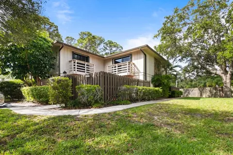 2811 Stoneway Ln #C, Fort Pierce, FL 34982