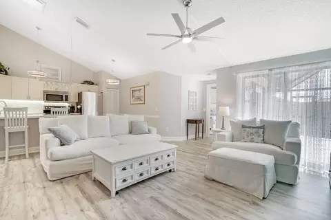 5685 Golden Eagle Cir, Palm Beach Gardens, FL 33418