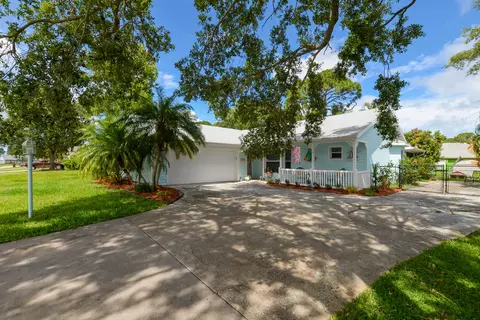 1641 SE Pleasantview St, Port Saint Lucie, FL 34983