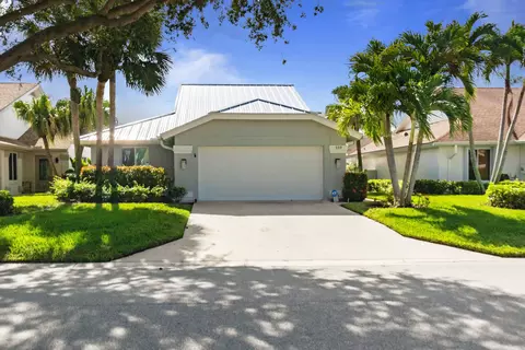 159 Beach Smt, Jupiter, FL 33477