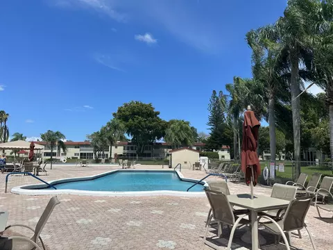 10 Willowbrook Ln #102, Delray Beach, FL 33446