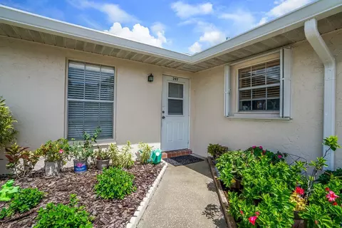 397 Bennington Ln, Lake Worth, FL 33467