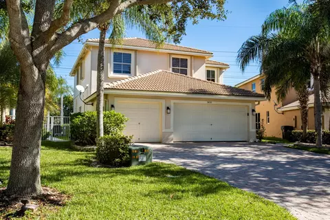 3835 Torres Cir, West Palm Beach, FL 33409