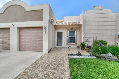 9005 Flynn Cir #7, Boca Raton, FL 33496