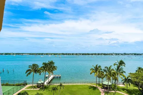 5200 N Flagler Dr #704, West Palm Beach, FL 33407