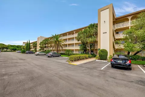 2202 Lucaya Bnd #M1, Coconut Creek, FL 33066