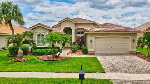 13594 Barcelona Lake Cir, Delray Beach, FL 33446