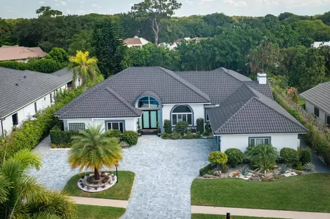 7279 Valencia Dr, Boca Raton, FL 33433