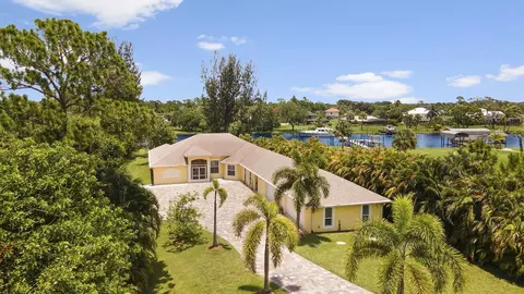 2401 SE North Lookout Blvd, Port Saint Lucie, FL 34984