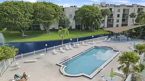 300 Waterway Dr S #304, Lantana, FL 33462