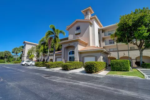5938 Crystal Shores Dr #202, Boynton Beach, FL 33437