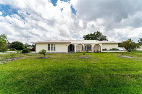758 SE Hidden River Dr, Port Saint Lucie, FL 34983