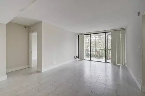 7786 Lakeside #623, Boca Raton, FL 33434
