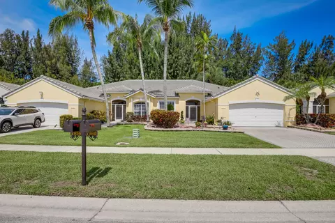 7960 Rockford Rd, Boynton Beach, FL 33472