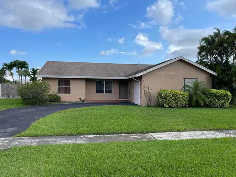 9680 Richmond Cir, Boca Raton, FL 33434