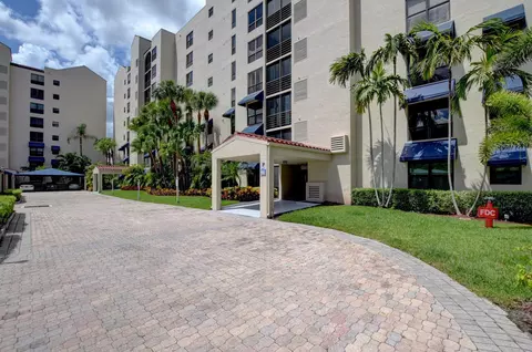 7582 Regency Lake Dr #701, Boca Raton, FL 33433