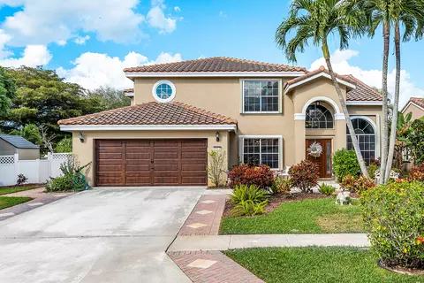 5512 Descartes Cir, Boynton Beach, FL 33472
