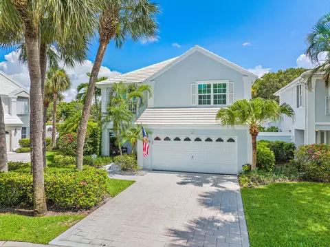 16 Hampton Ct, Palm Beach Gardens, FL 33418