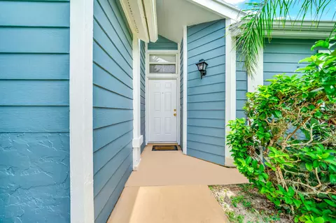 1351 SE Airoso, Port Saint Lucie, FL 34983