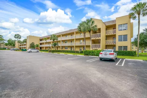 6300 NW 62nd St #308, Tamarac, FL 33319