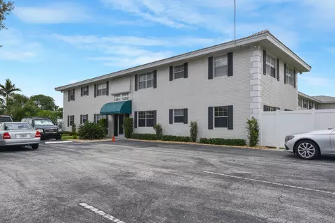 298 SW 6 #110, Boca Raton, FL 33432