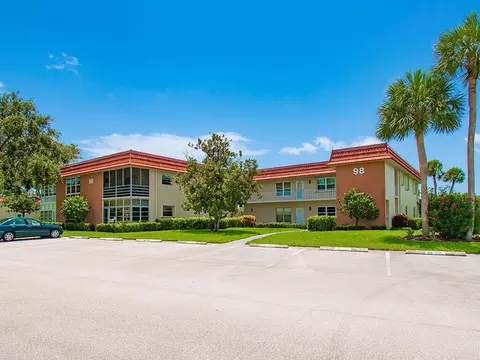 98 Spring Lake Dr #101, Vero Beach, FL 32962