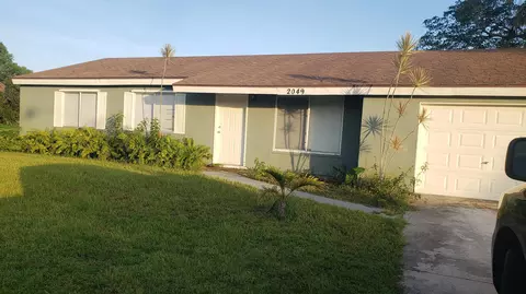 2049 SE Parkwood Cir, Port Saint Lucie, FL 34952