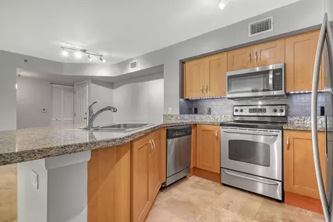 3133 Clint Moore Rd #104, Boca Raton, FL 33496
