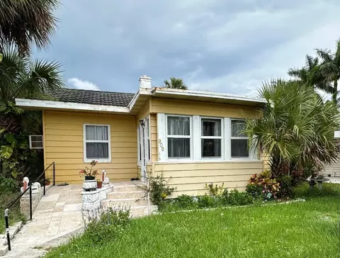 305 N Lakeside Dr, Lake Worth Beach, FL 33460