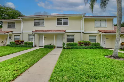 6489 Boca Cir, Boca Raton, FL 33433