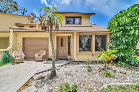 1020 Raintree Dr, Palm Beach Gardens, FL 33410
