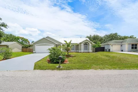 726 SW Colleen Ave, Port Saint Lucie, FL 34983