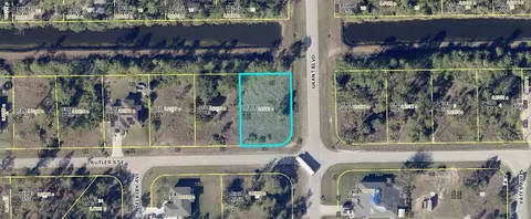1045 Butler St E, Lehigh Acres, FL 33974