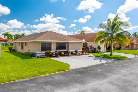 5261 Kim Ct, West Palm Beach, FL 33415