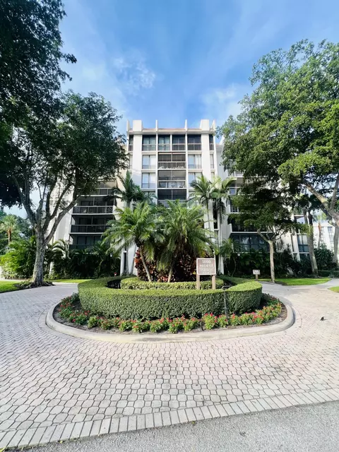 1866 Bridgewood, Boca Raton, FL 33434