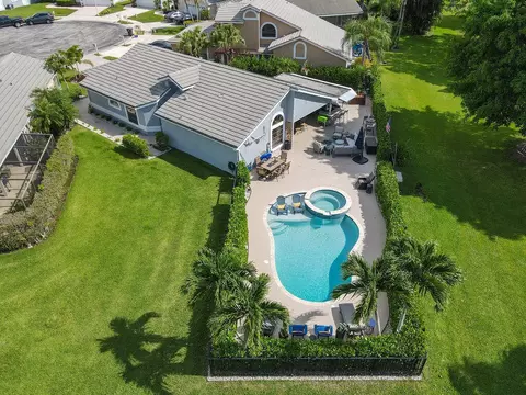 8088 Covington Ct, Lake Worth, FL 33467