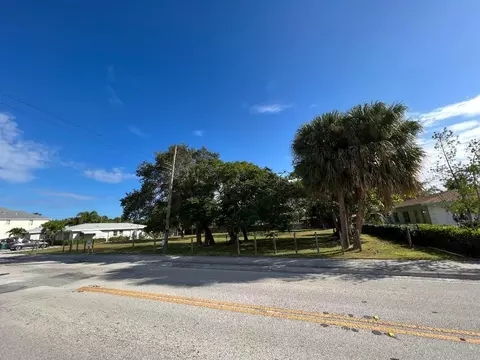 702 S Federal Hwy, Lake Worth Beach, FL 33460