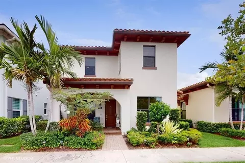 8011 Hobbes Way, Palm Beach Gardens, FL 33418