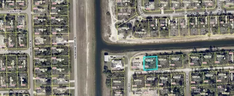 2104 W 18th St, Lehigh Acres, FL 33972